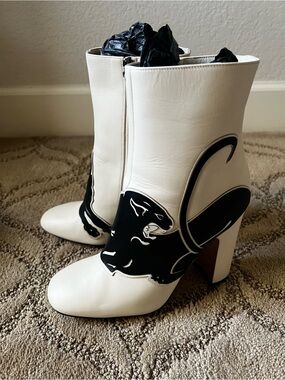 Valentino Authentic White Leather Ankle Boots with Black Panther Motif US 8 38